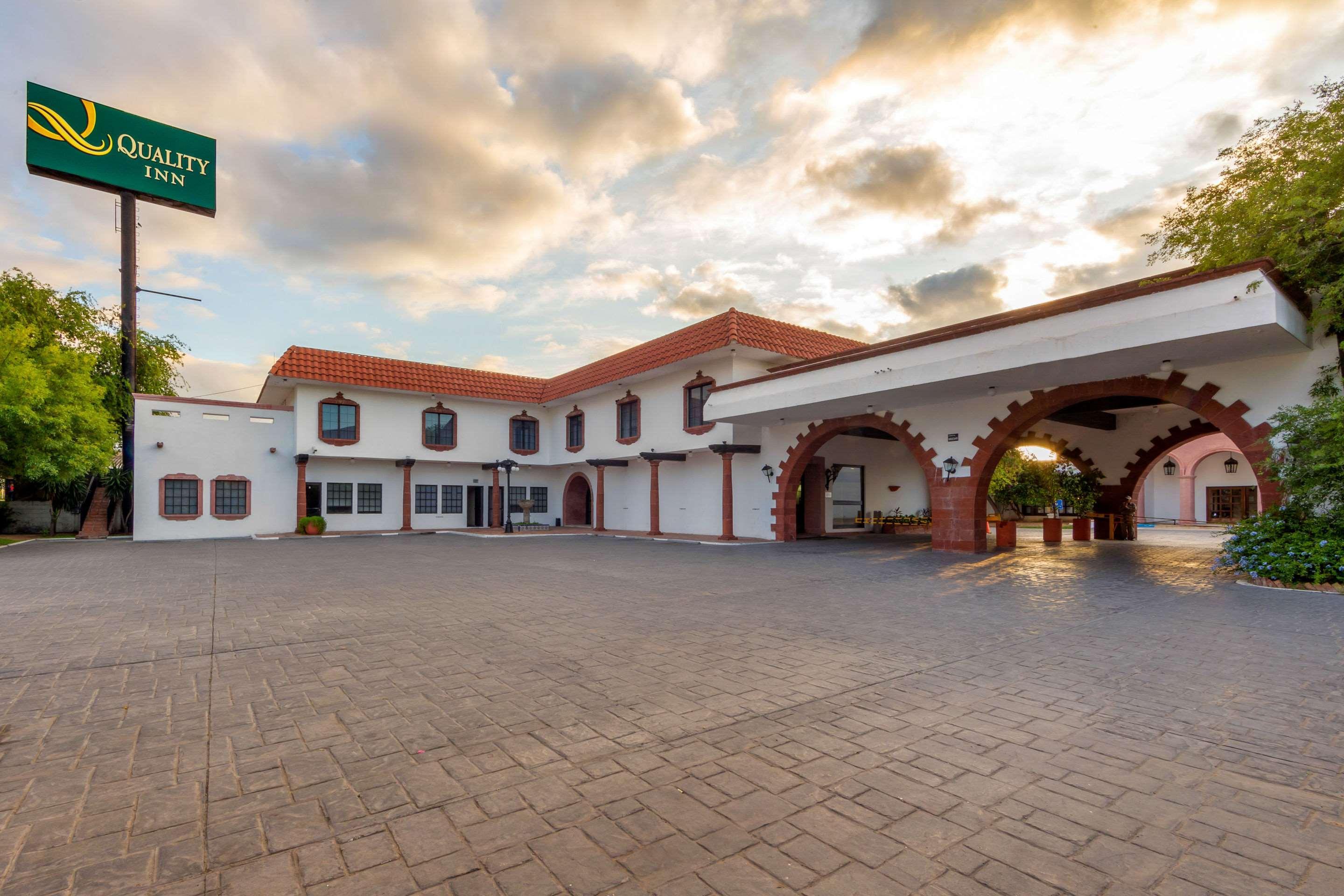 Quality Inn Nuevo Laredo Exterior photo