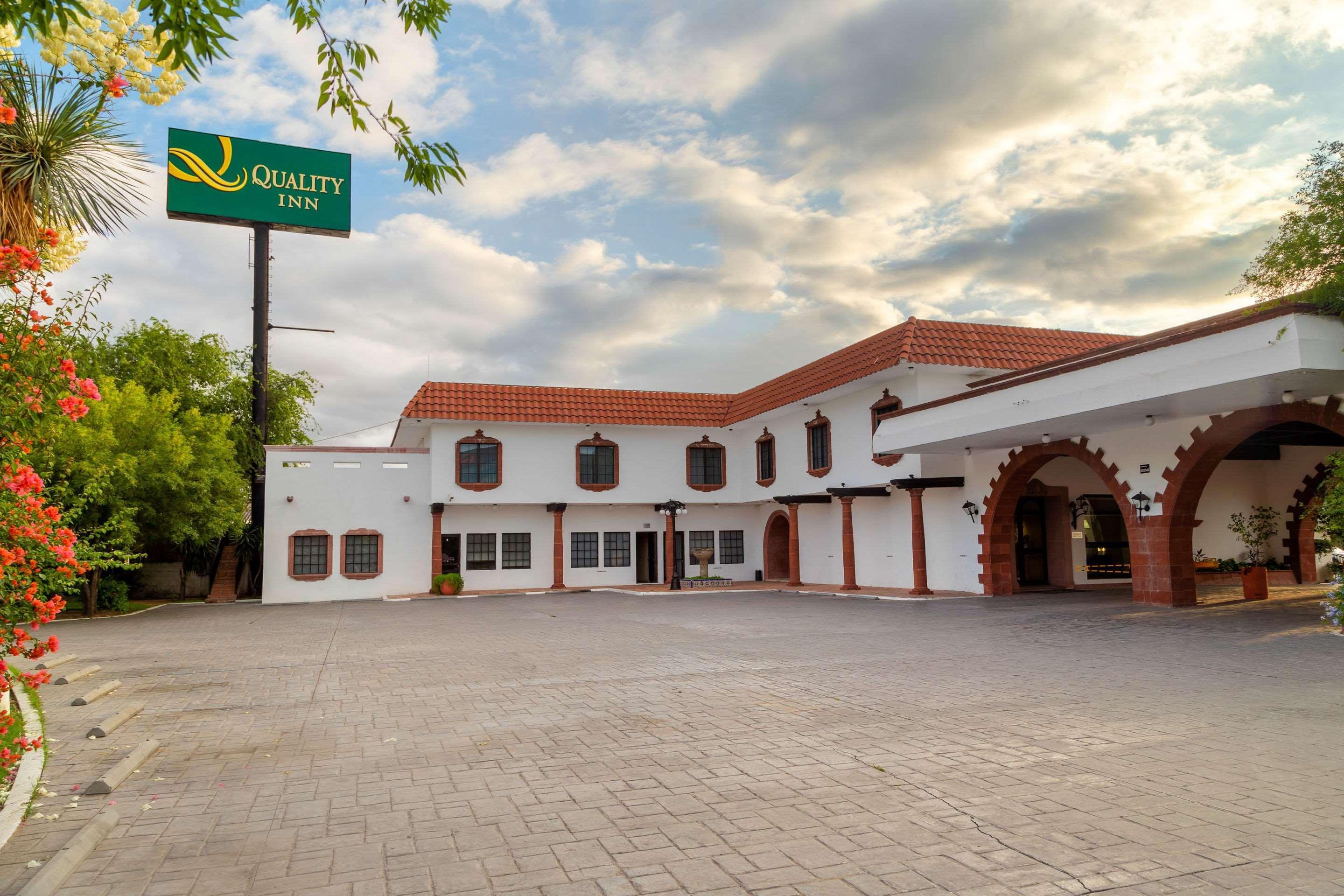 Quality Inn Nuevo Laredo Exterior photo